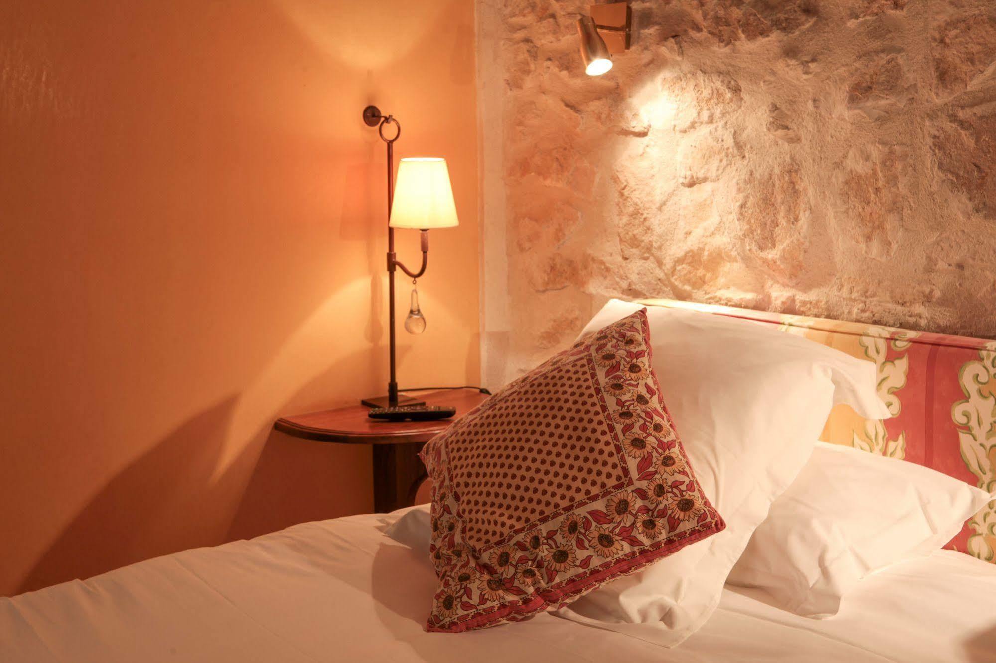 Auberge De Noves Domaine Du Deves Kültér fotó